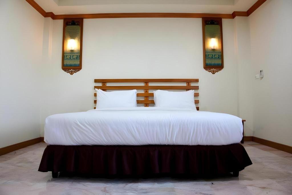 Amornsukhothai Hotel Ngoại thất bức ảnh